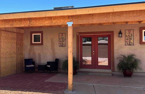 Maryvale House | Ocean View Retreat: Lucy's Private Room with Spa Amenities