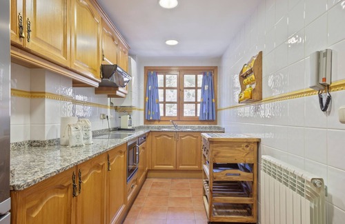 Canillo Apartment | Explore Luderna: Pet-Friendly Apartment with Spa Access