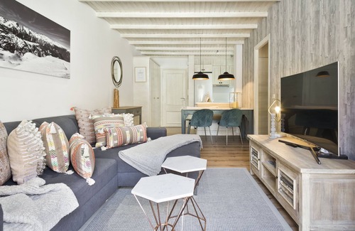 Baqueira Apartment | Explore Luderna: Mirador de Aran with Spa & Pet-Friendly Perks