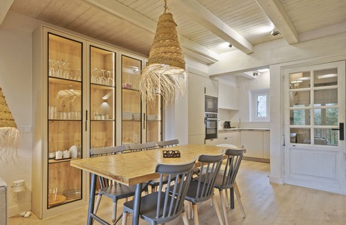 Pujo House | Experience Luderna - Casa con jardín Bedrera with Spa & More