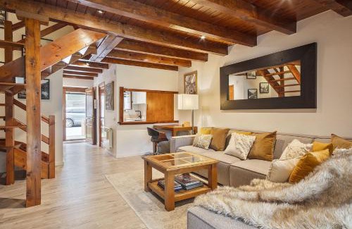 Arro Apartment | Family-Friendly Luderna with Garden & Aneto Views