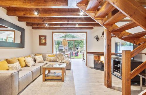 Arro Apartment | Family-Friendly Luderna with Garden & Aneto Views