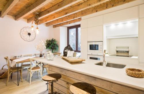 Pujo Apartment | Family-Friendly Retreat at Luderna - Casa Obago