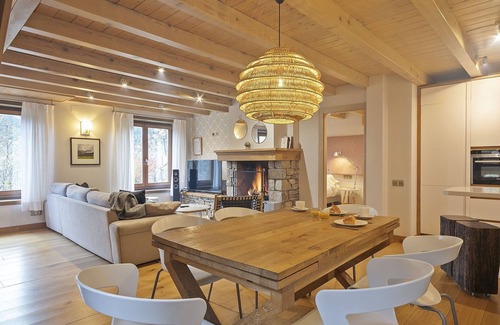 Salardu Apartment | Pet-Friendly Luderna Duplex with Spa & Breakfast Included
