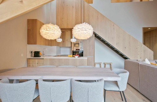 Gessa Apartment | Explore Luderna - Duplex Corilha: Family-Friendly Retreat