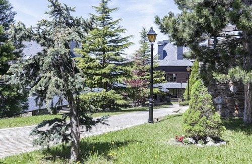 Beret Apartment | Pet-Friendly Getaway at Luderna - Tríplex Nin C2 Arenho