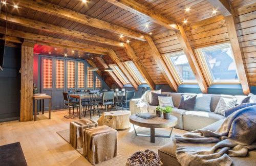 Baqueira Apartment | Tríplex Val de Ruda E3: Pet-Friendly Retreat with Hot Tub