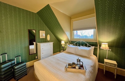 Ludington Bed & Breakfast | Ocean View Retreat: Ludington House B&B, Guest Rated 9.8