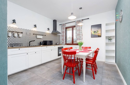 Krakow Apartment | Discover Ludwinowska 11/185: Family-Friendly Haven in Cracow