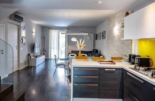 Lovere House | LUER PRINCE- TERRACED VILLA WITH LAKE VIEW