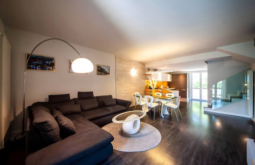 Lovere House | LUER PRINCE- TERRACED VILLA WITH LAKE VIEW