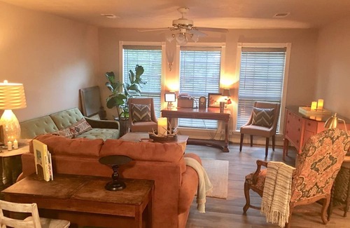 Lufkin House | Top-Rated Lufkin Pink Door Guest Haus with Family Amenities