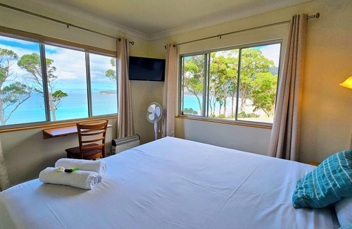 Eaglehawk Neck Hotel | Lufra Beachside Hotel