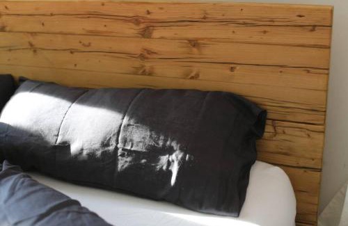 Friedrichshain Apartment | Eco-Friendly Upcycling Studio in Central Location