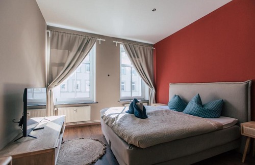 Zentrum-Nord Apartment | Pet-Friendly Luga Homes - Mitte with 9/10 Guest Ratings