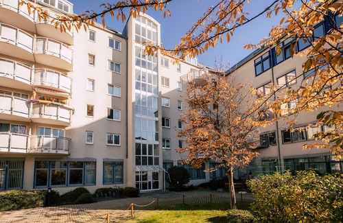 Zentrum-Nord Apartment | Pet-Friendly Luga Homes in Mitte: Ideal for Families