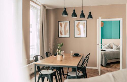 Zentrum-Nord Apartment | Pet-Friendly Luga Homes with Ocean View & Pool Access