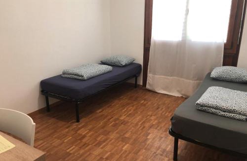 Massagno House | Cozy Apartment 33A: Child-Friendly with Easy Check-In