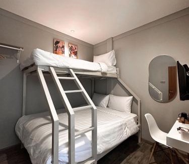 Gambir House | Family-Friendly Lugano Arte Homestay with Kitchen Access