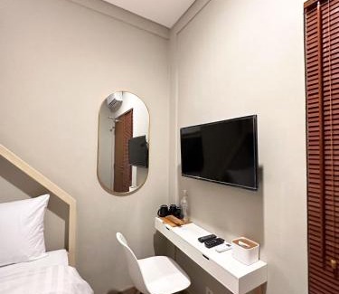 Gambir House | Family-Friendly Lugano Arte Homestay with Kitchen Access