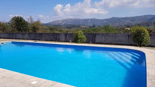 Sao Tiaguinho Villa | Tranquil Getaway at Lugar de Levides - 4-Star Retreat