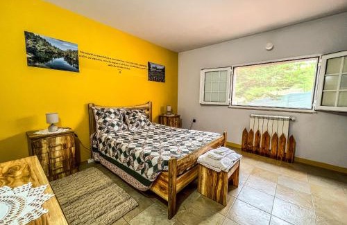 Arcas House | Memorable Oceanfront Retreat: Lugar dos Vales Awaits You
