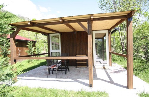 Tirana Cabin | Exceptional Lugina e Shengjergjit: 4-Star Family Retreat