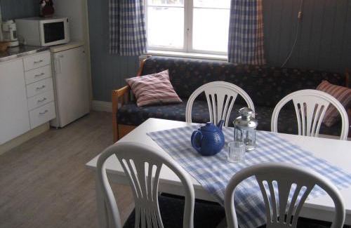 Malung Hotel | Relax at Värdshuset Lugnet: Pet-Friendly Beachside Retreat