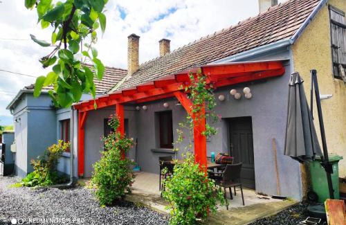 Raposka House | Discover Luis Gólyás háza: Pet-Friendly with Top Amenities