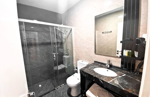 Gaziemir Hotel | Discover Luis Otel: Family-Friendly Stay with Great Amenities