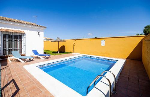 Conil de la Frontera House | Pet-Friendly Getaway at Luisa 2 with Pool Access