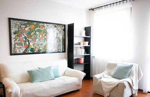 Zorzino Apartment | Oceanfront Haven: Family-Friendly Stay with Breakfast Included