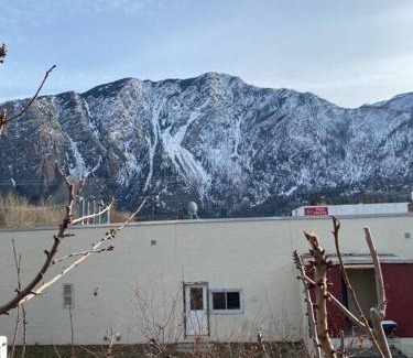 Okanagan-Similkameen Apartment | Cozy Luisa's Guest Suite - Pet and Child Friendly Retreat