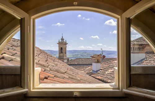 Guarene House | Experience Luisa's Smile: 16th Century Charm Near the Castle