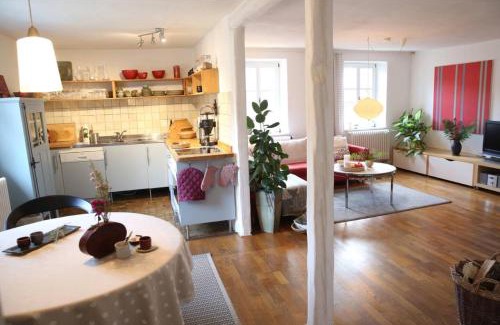 Lemberg Apartment | Welcoming Stay at Luise Im Künstlerhaus for Families