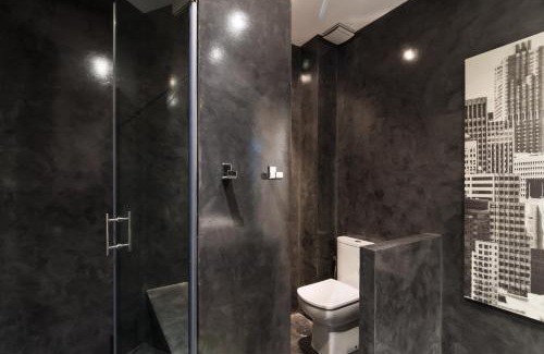 Cotos Apartment | Elegant Stay at Las 4 Torres in the Business District