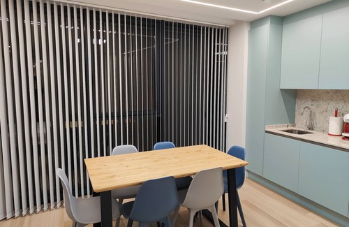 Oviedo City Centre Apartment | Elegant Comfort in a Prime Location with Family Amenities