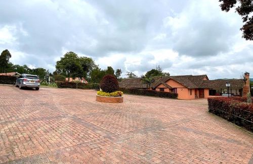 Choconta House | Cozy Cabaña at Represa del Sisga with BBQ & Free WiFi