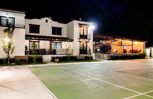 Ixmiquilpan Villa | Elegant Villa Retreat near Grutas Tolantongo Awaits You
