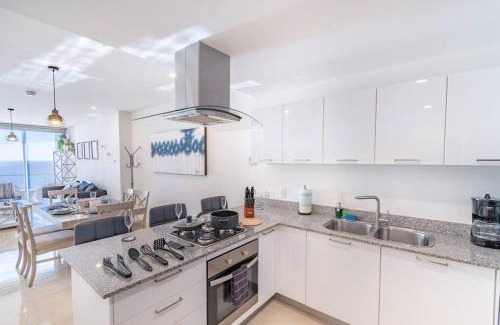 Zona Dorada Apartment | Lujoso Depa al Pie de la Playa Camino al Mar