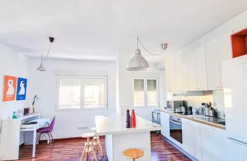 Murcia Apartment | Elegant Apartment Near Plaza de Toros with Child-Friendly Perks