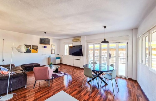 Murcia Apartment | Elegant Apartment Near Plaza de Toros with Child-Friendly Perks