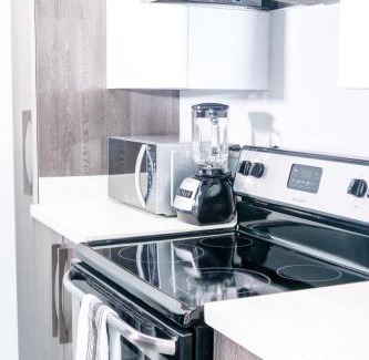 Sector 1 Nor-Oeste Apartment | Executive Family Condo with Pool and High Guest Ratings