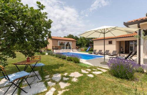 Rasa Villa | Discover Luka's House: Pet-Friendly Retreat with Pool