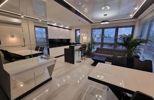 Kielce Apartment | Elegant Glamour Apartment - Family-Friendly 4-Star Retreat