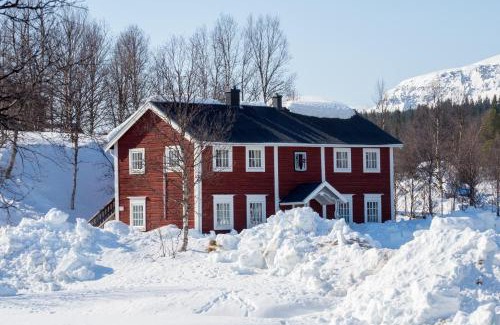 Bruksvallarna Apartment | Pet-Friendly Retreat at Lullens Stugby – Perfect for Families