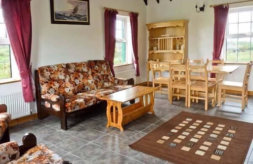 Kincasslagh Cottage | Pet-Friendly Lully More Cottage on Beautiful Cruit Island