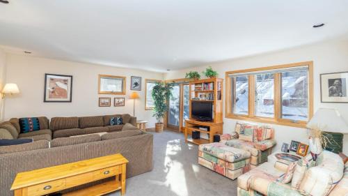 Telluride House | Lulu City 4B by AvantStay Beautiful Condo 100 yards from Lift 7 Permit :3639