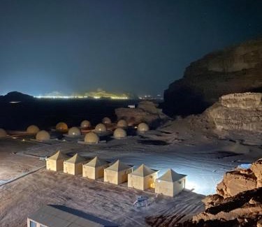 Wadi Rum Bed & Breakfast | Experience Lulua Camp: Oceanfront Bliss & Spa Retreat