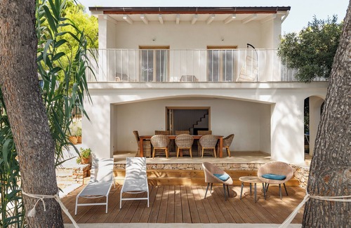 Ivan Dolac Villa | Premier Beachfront House with Ocean Views & Garden Access